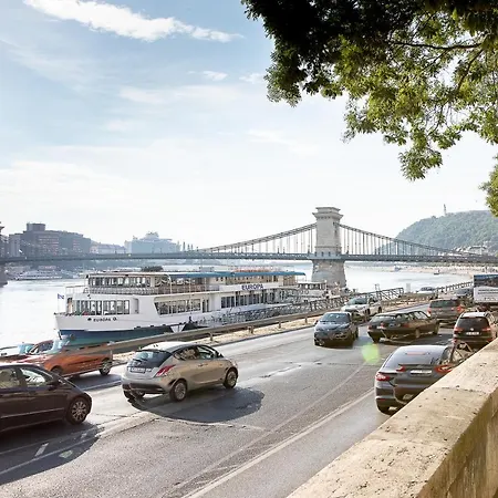 Jupiter Buda בודפשט